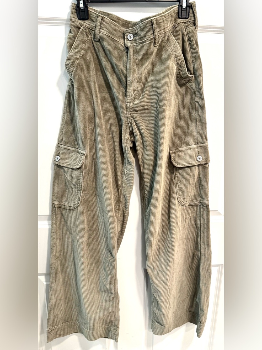 American Eagle Super High Rise Baggy Wide Leg Corduroy Cargo Pants. - Picture 2 of 4